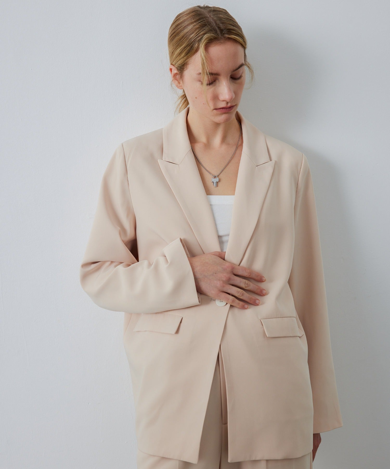 Single-Breasted Tailored Jacket with Back-Slit Collar