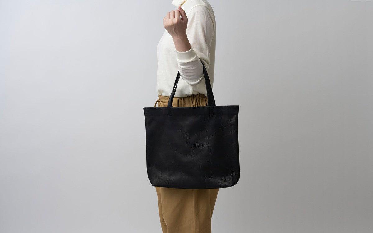 レザートートバッグ black ＜M＞ – PINT_MN