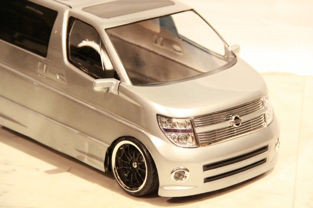 E51 ELGRAND of 1/10 Minivan Model