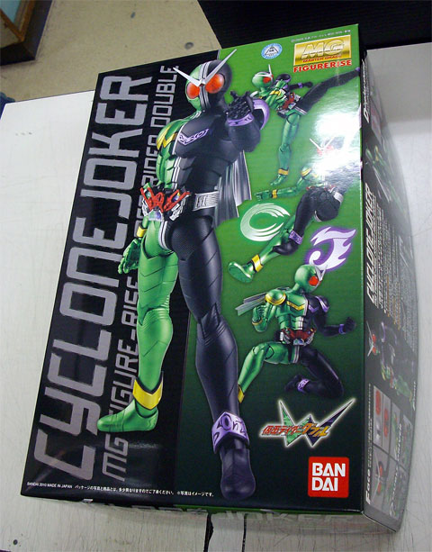 MGフィギュアライズ 1/8 仮面ライダーW サイクロンジョーカー ～その1