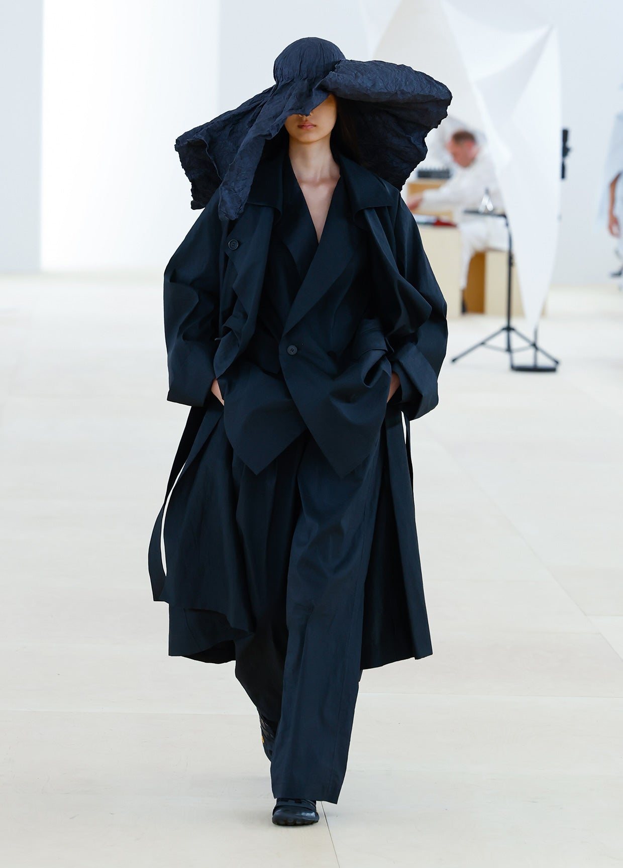 ISSEY MIYAKE SPRING SUMMER 2024 コレクション 39 – isseymiyake.com