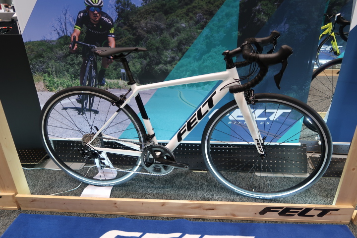 FELT (フェルト) FR30 2019年モデル 超軽量 カーボンフレーム エアロ