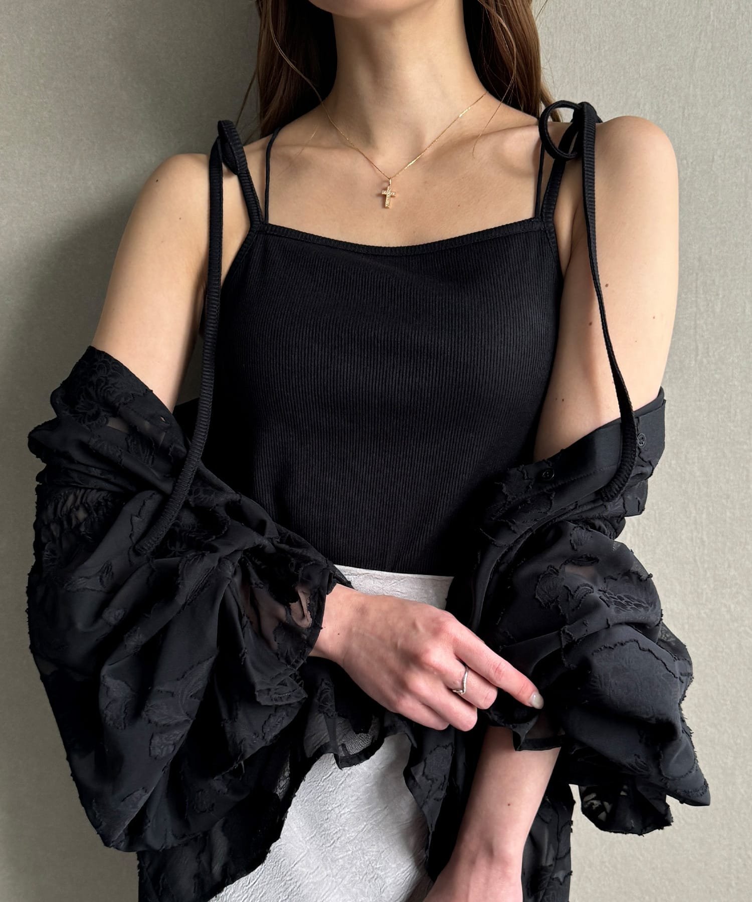 JUNOAH｜肩リボンバッククロスリブキャミソール | Rakuten Fashion