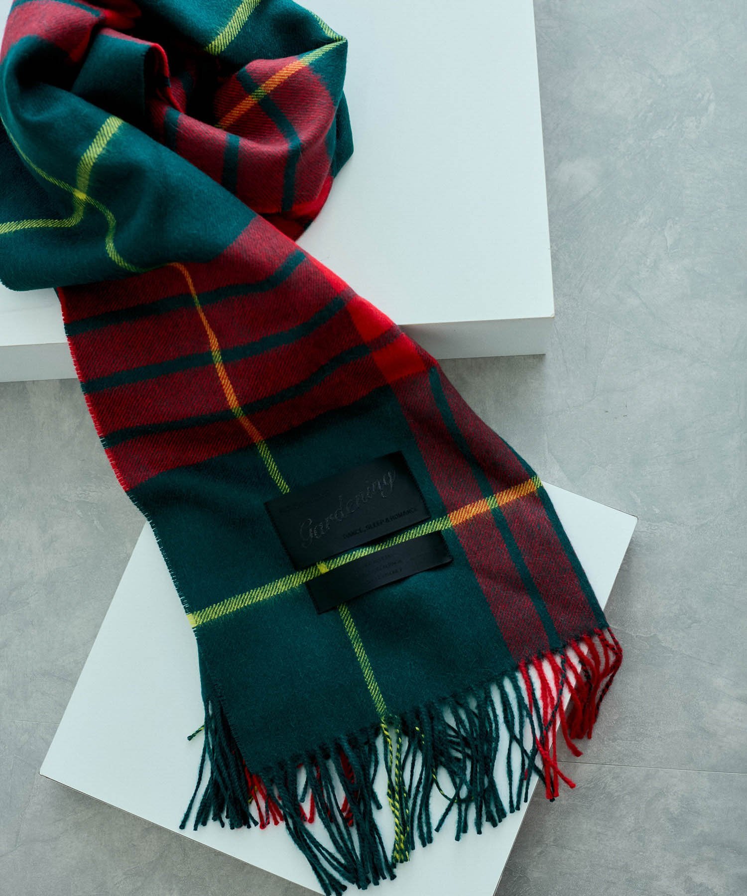 ADAM ET ROPE'｜【MAGNIBERG(マグニバーグ)】QUEEN SCARF | Rakuten