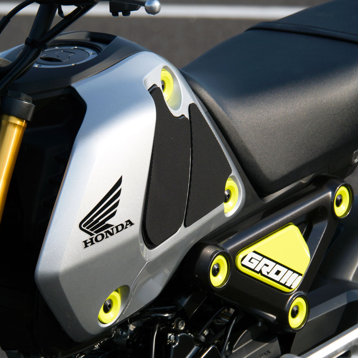 グロム 2021年式 2023年式 JC92 専用 タンクパッド - バイクパーツ