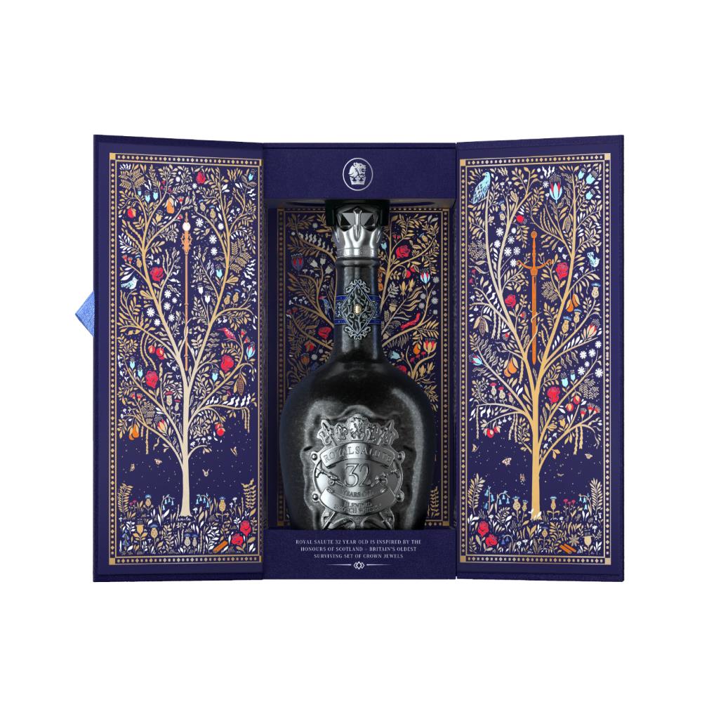 ローヤルサルート 32年 - 王冠のブレンド | ANA DUTY FREE SHOP