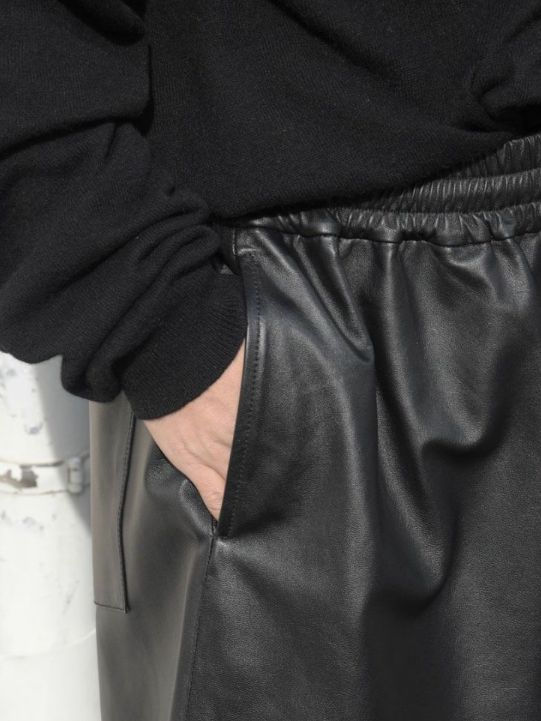 UNIVERSAL PRODUCTS - シープ レザーショーツ - LEATHER EASY SHORTS