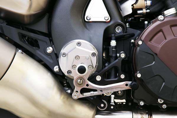 VMAX ('09-) BACK STEP KIT