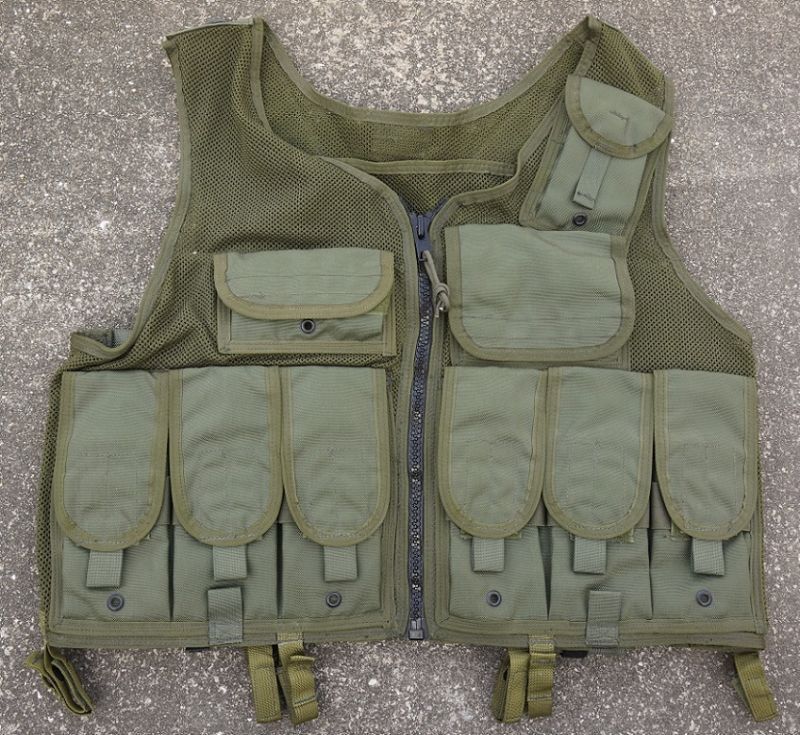 イーグルTAC-V1-NタクティカルベストOD LARGE新品 - ミリタリー