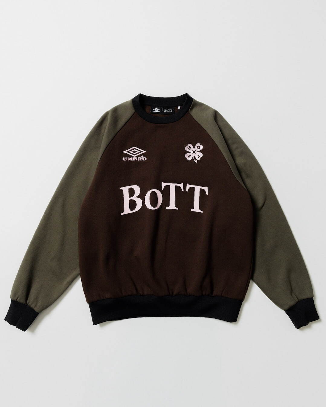 アンブロ×ボット×ビームス T、“ネオンカラー”パイピング配したジャージ
