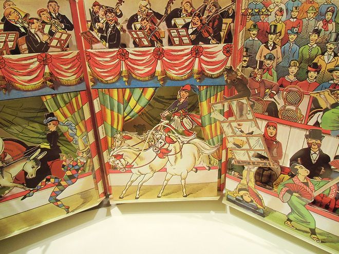 International Circus / ドイツなど海外の新書や古書絵本のフィネサ