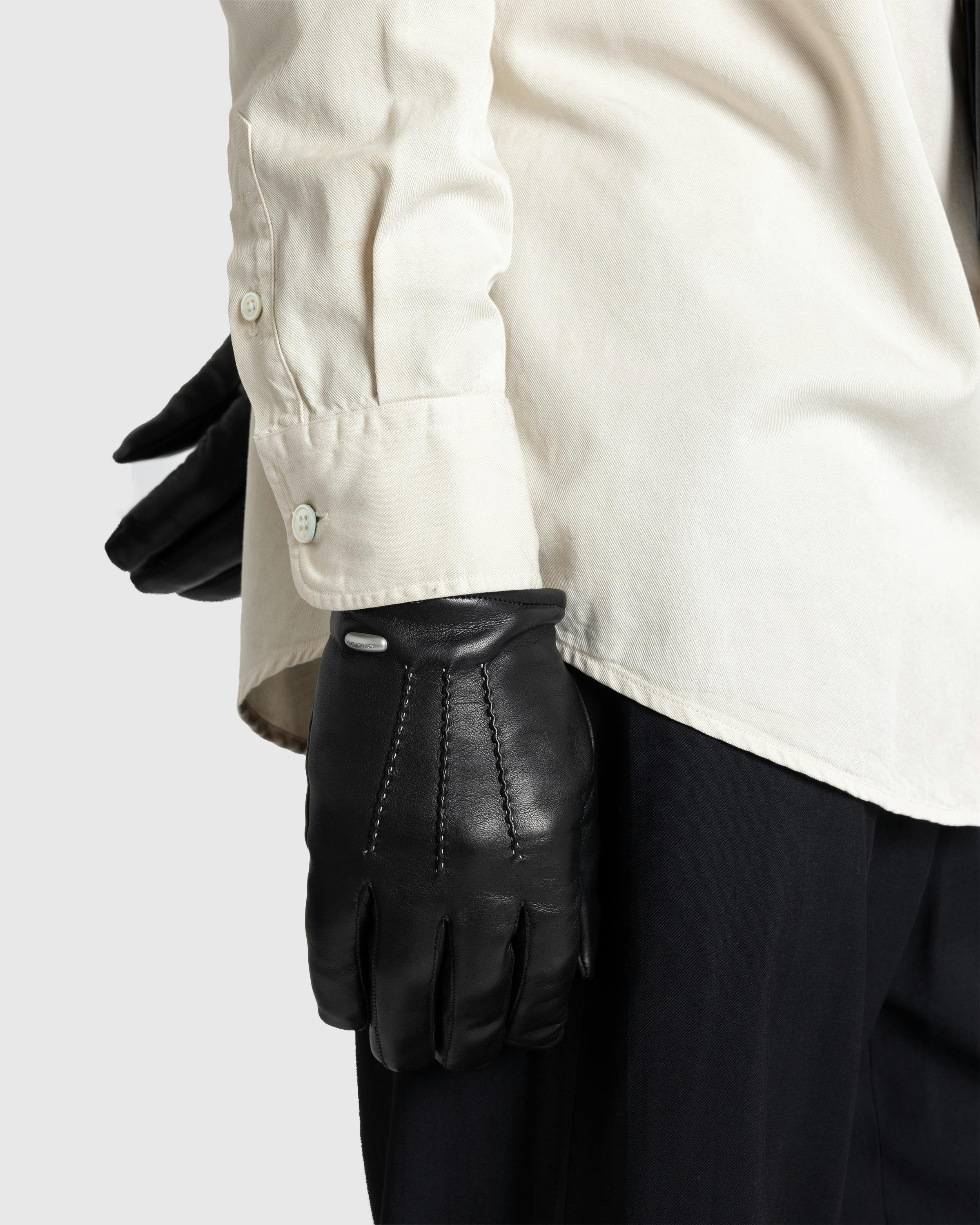 Our Legacy – His Gloves Black