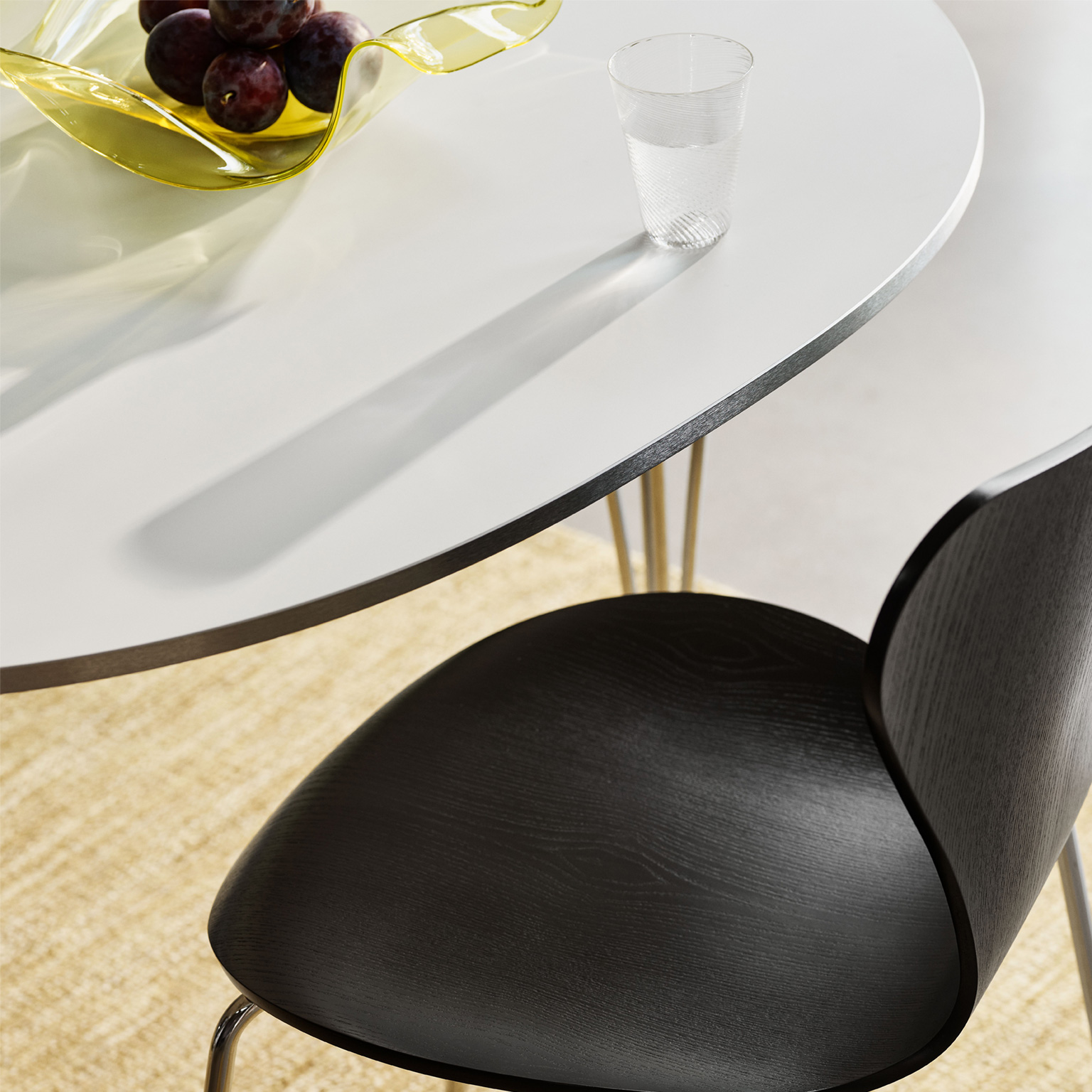 FRITZ HANSEN（フリッツ・ハンセン）スーパー楕円テーブルB612