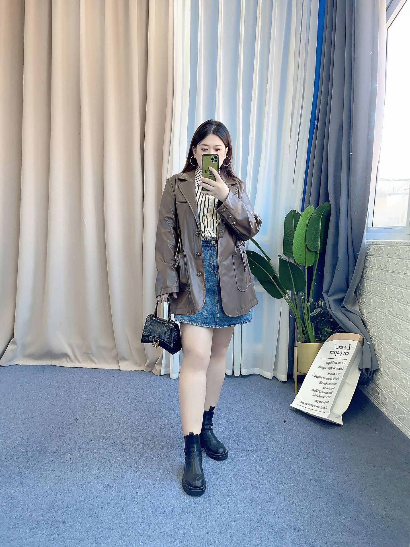 雰囲気を優しくしてくれるブラウンカラー♪取り入れやすいフェイク