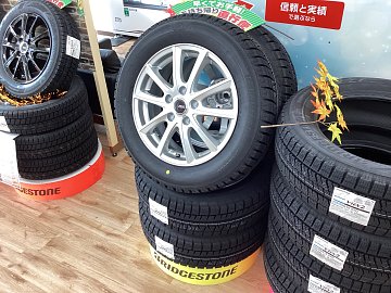 ノア・ヴォクシー用スタッドレスタイヤの即取付・即お持ち帰りホイール