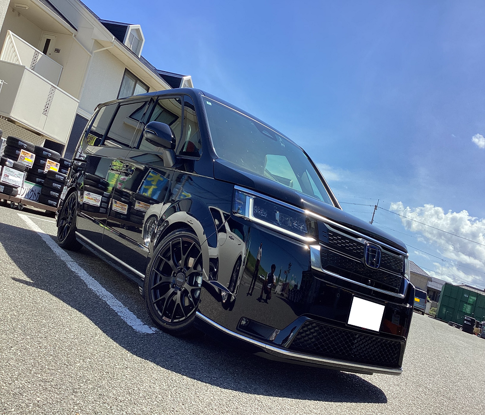 RP8 新型ステップワゴン】RAYS HOMURA 2x7FT 18インチ / 車高調 装着