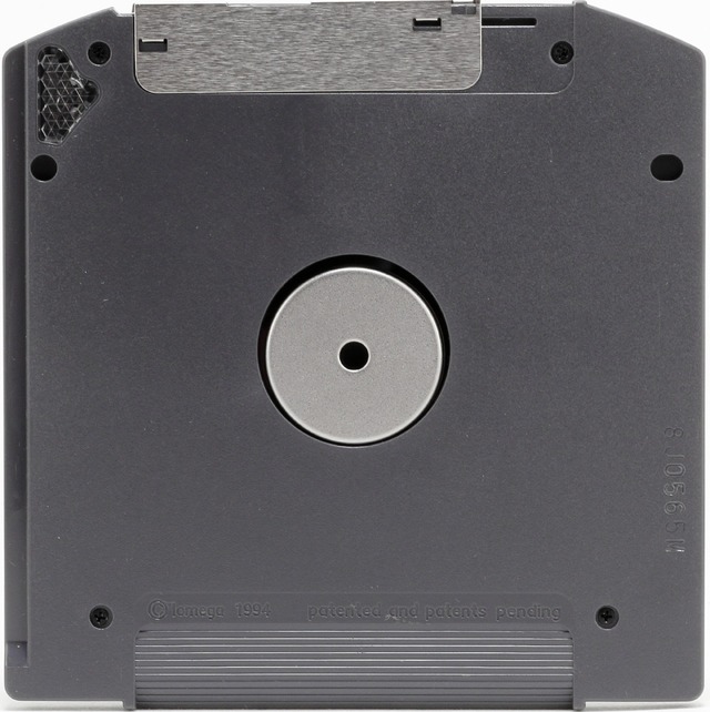 次世代フロッピーディスクとして有望視されていた「Zip」（100MB、1994