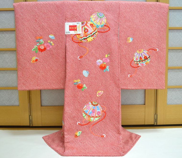 お宮参り 赤ちゃん着物 女の子 産着 手鞠 鈴 刺繍 総絞り 逸品 om-l