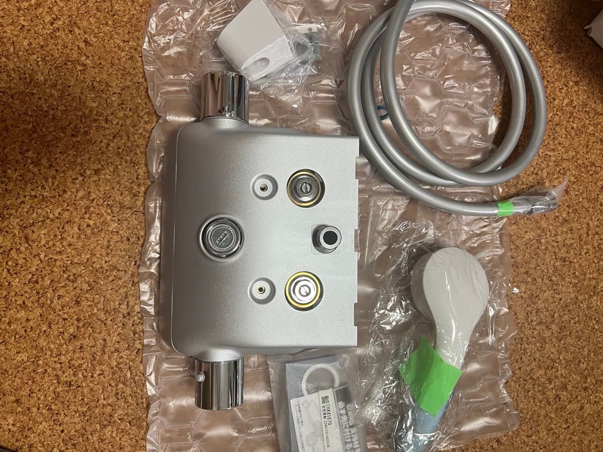 新製品TOTOスッキリ棚水栓 棚W215水栓金具 シャワーヘッド 壁付サーモ