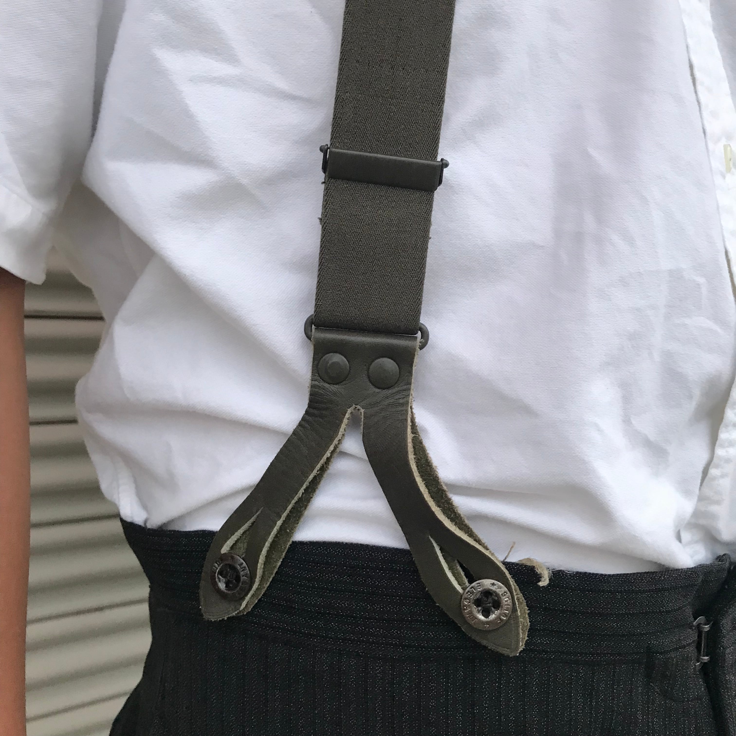 美品 Germany Army ドイツ軍実物 ボタン レザー サスペンダー 軍用 軍