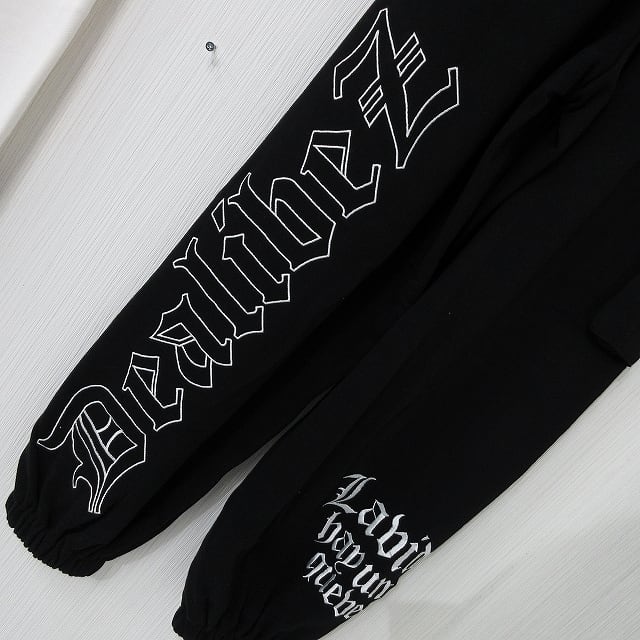 在庫限り【Dealivez】Black Letter クリア刺繍 スウェットパンツ 立体