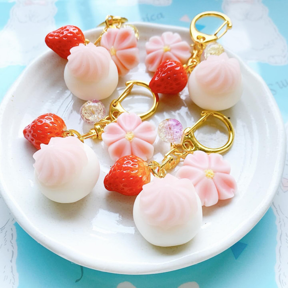 桜餡団子の和菓子キーホルダー フェイクスイーツ 樹脂粘土 練り切り 桜