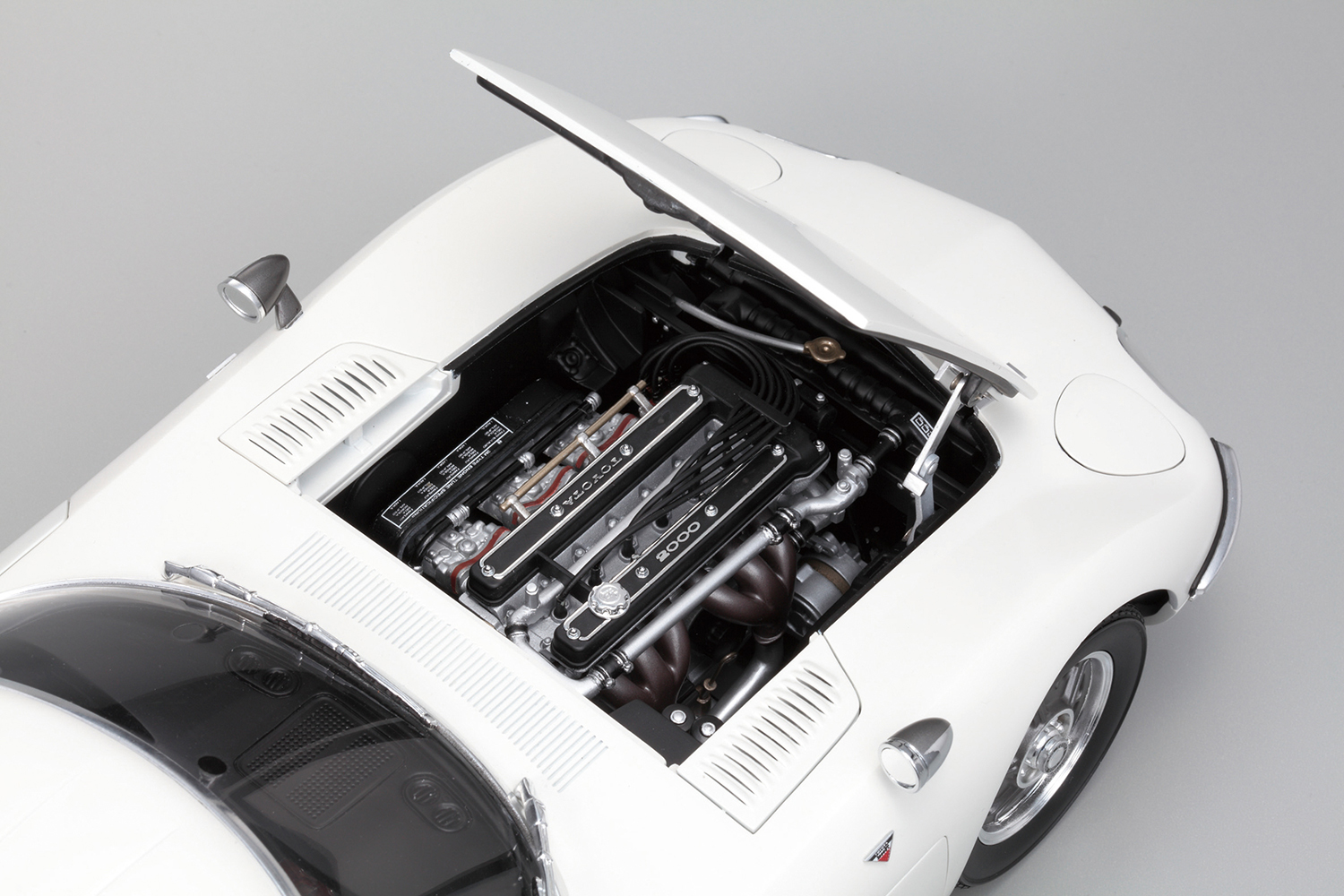 要望殺到で奇跡の復活！ 1/10スケールで組み立てる『トヨタ 2000GT』が