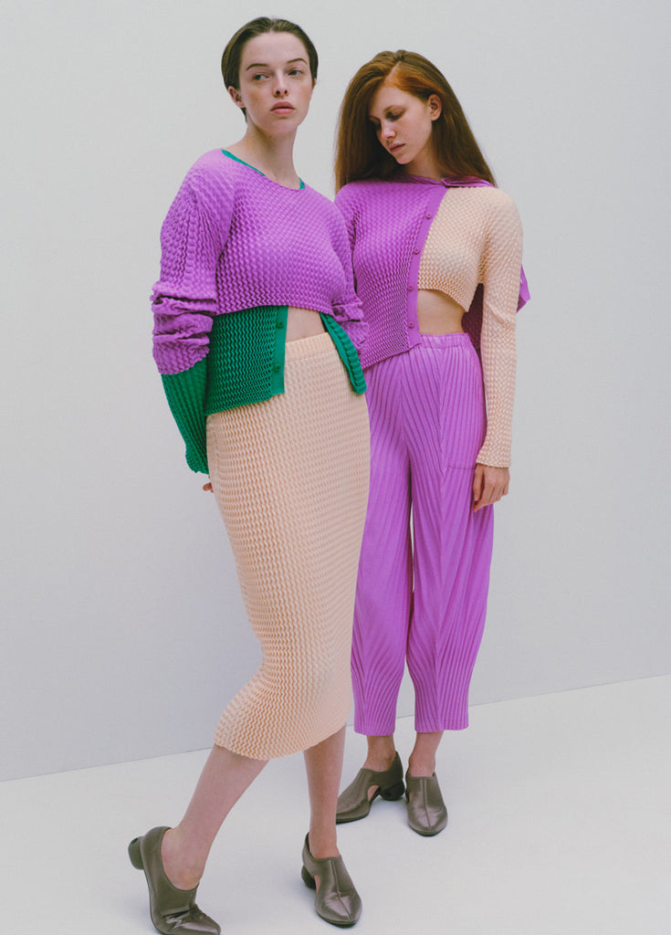 アイテムのご紹介「SPONGY-36」「SPONGY BK/WT-36」 – isseymiyake.com