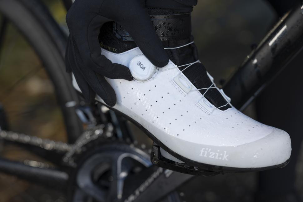 Fizik launches Terra and Tempo Artica GTX wind and waterproof Gore