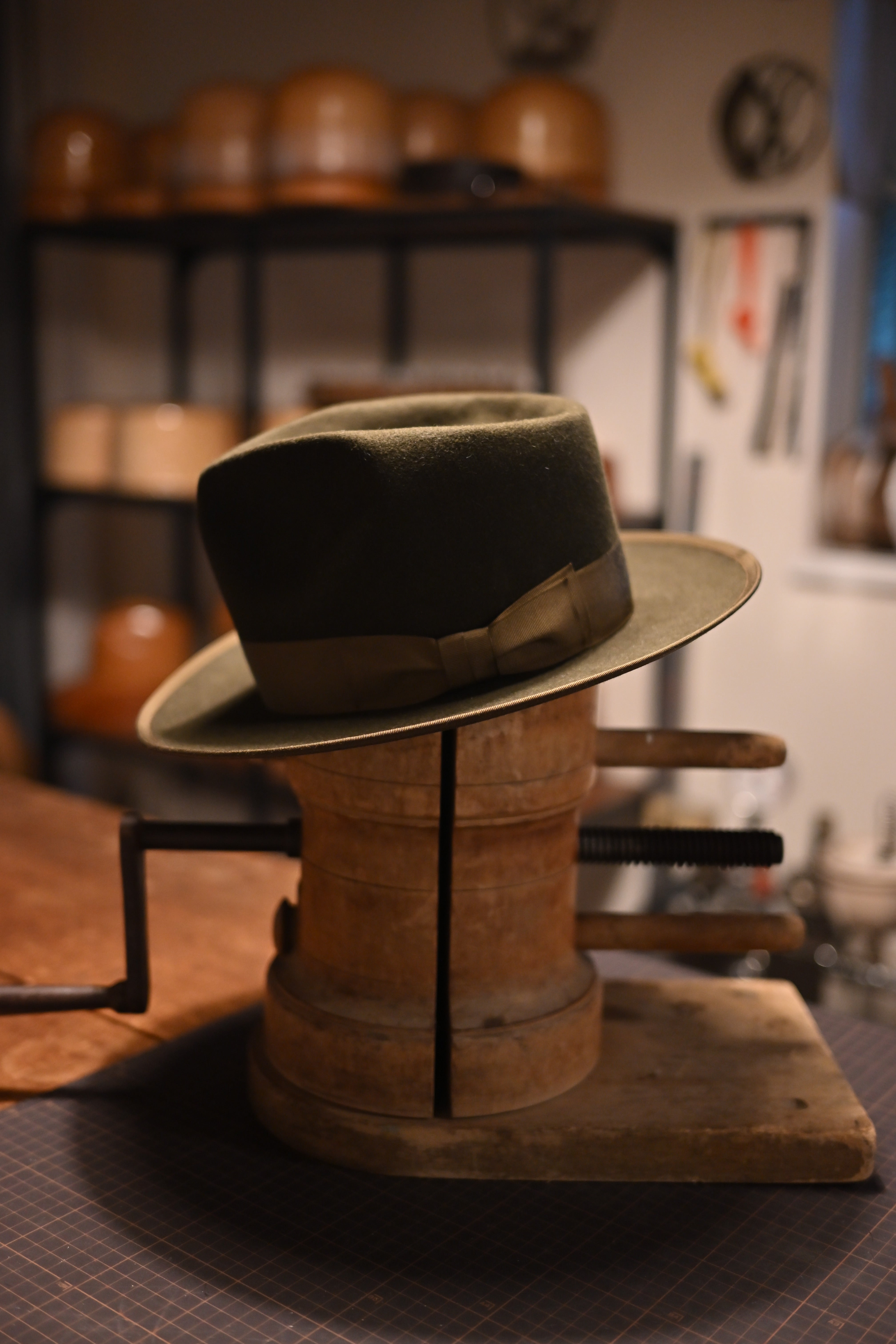 HAT – CROWTED HATTERS