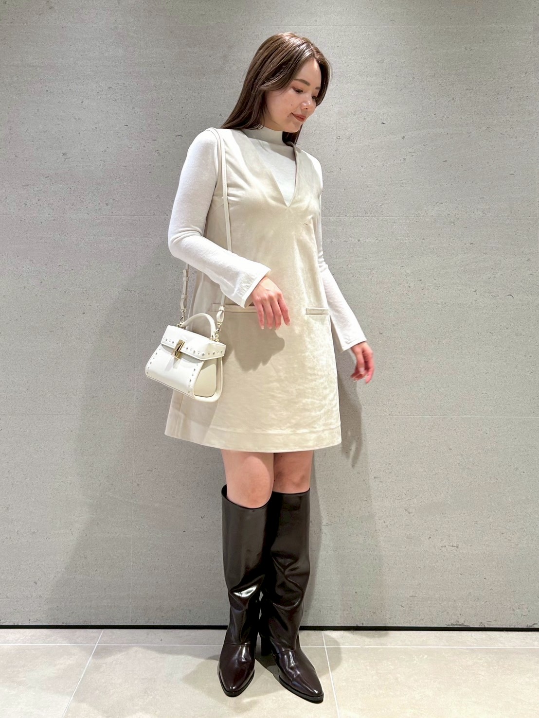 Vネックミニジャンパースカートセット(ニットワンピース)｜DRESS