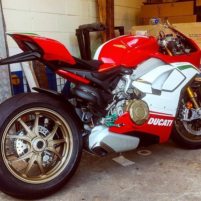 イタリア在庫あり DUCATI PanigaleV4 鍛造マグネシウムホイール set