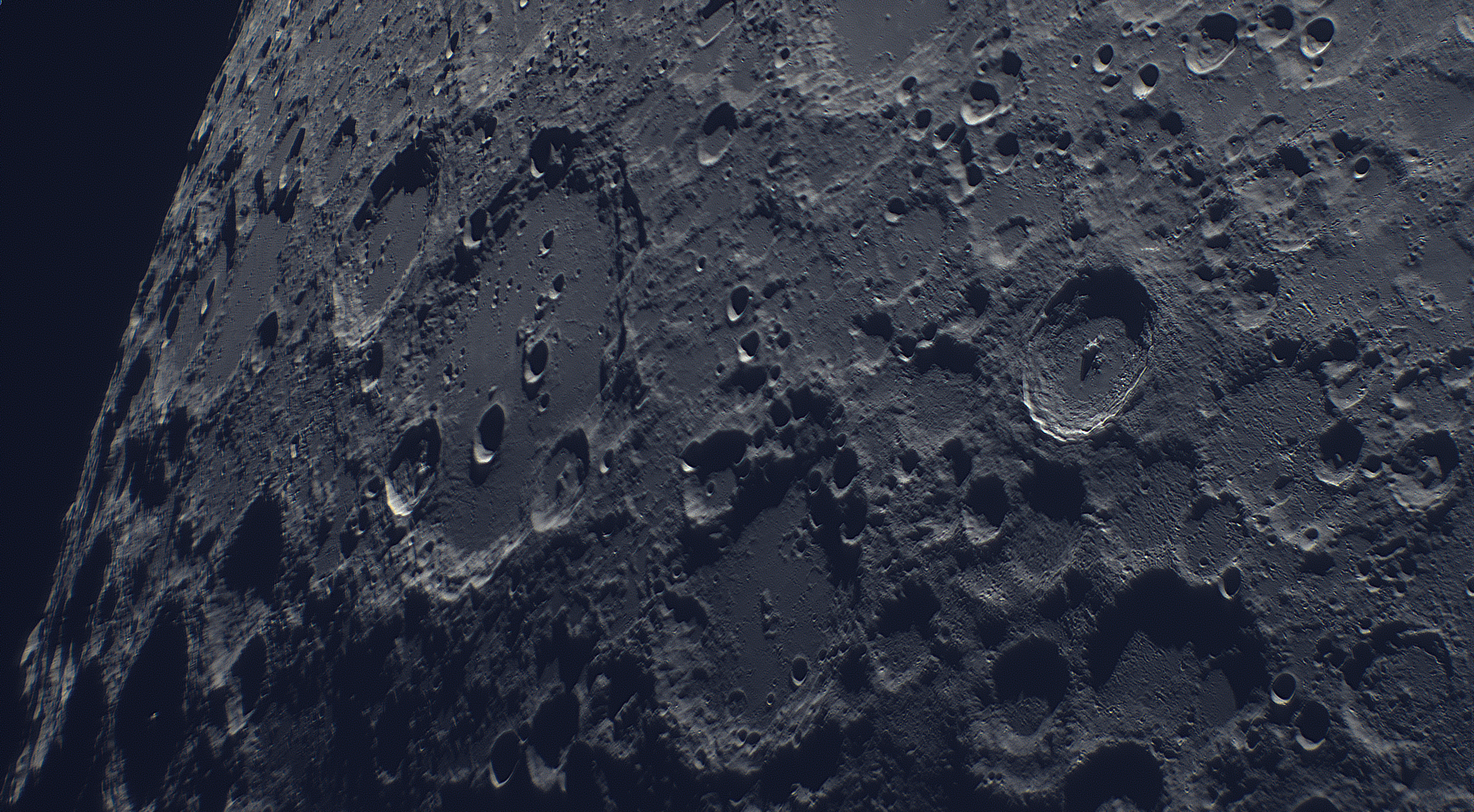 Moon in almost perfect seeing with 16