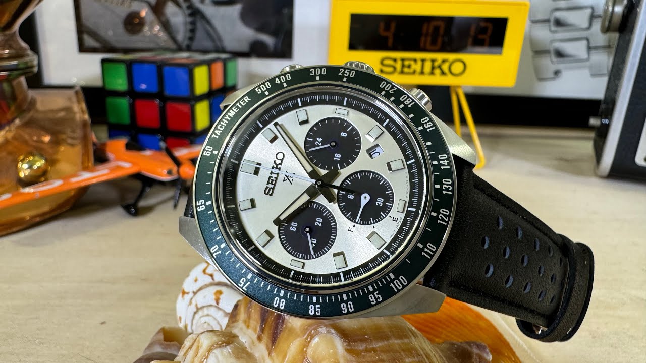 Seiko Prospex SSC943 Speedtimer Champagne Dial Green Bezel - YouTube