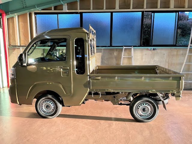 Digging into the appeal of the new Sambar Truck Grand Cab! - YouTube