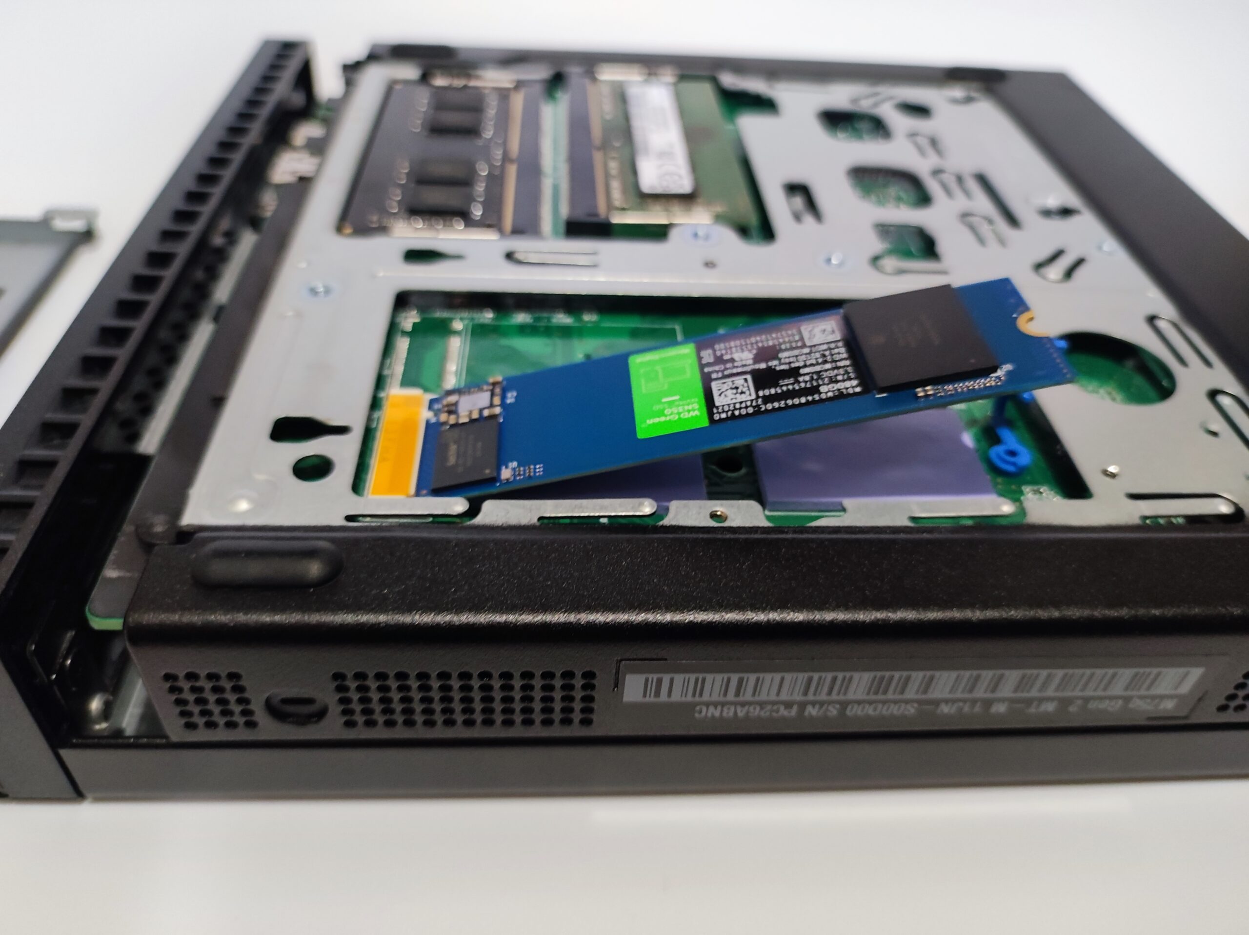 ThinkCentre m75q tiny Gen2のNVMe M.2 SSDを換装した | 誰かの為に