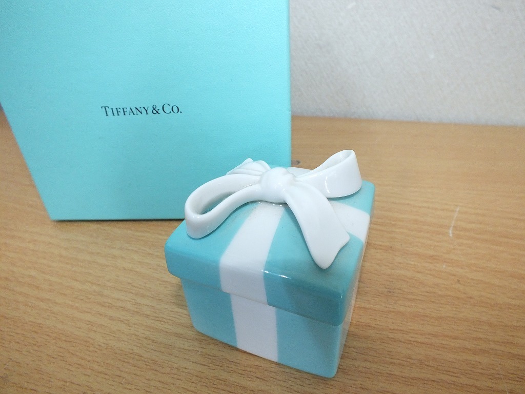 Tiffany & Co. クリスタルボウボックス、ギフトボックス型小物入れ