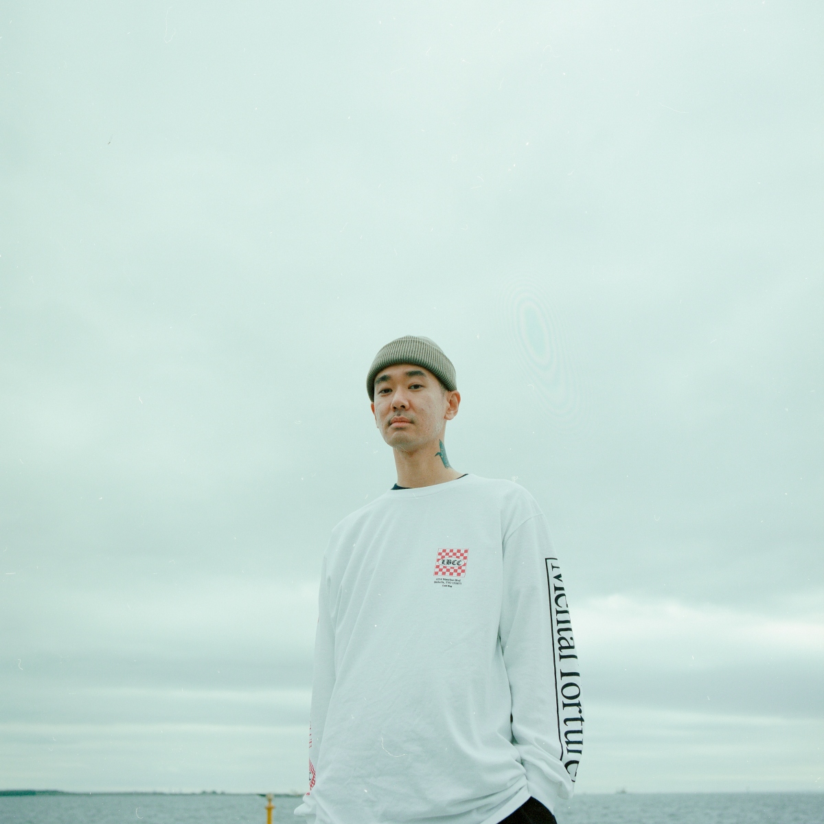 プロデューサーKMのアルバム『EVERYTHING INSIDE』のアナログ盤が発売