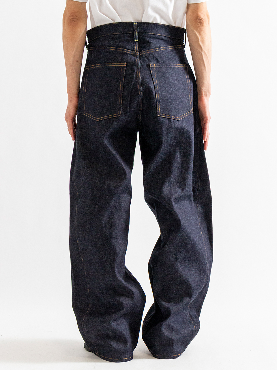 DENIM BARREL LEG JEANS デニムバレルレッグジーンズ-HYKE（ハイク