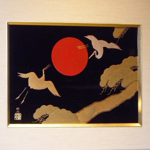 輪島塗 掛軸 -日の出に鶴亀の高蒔絵仕上げ- [黒色]｜輪島市の輪島塗