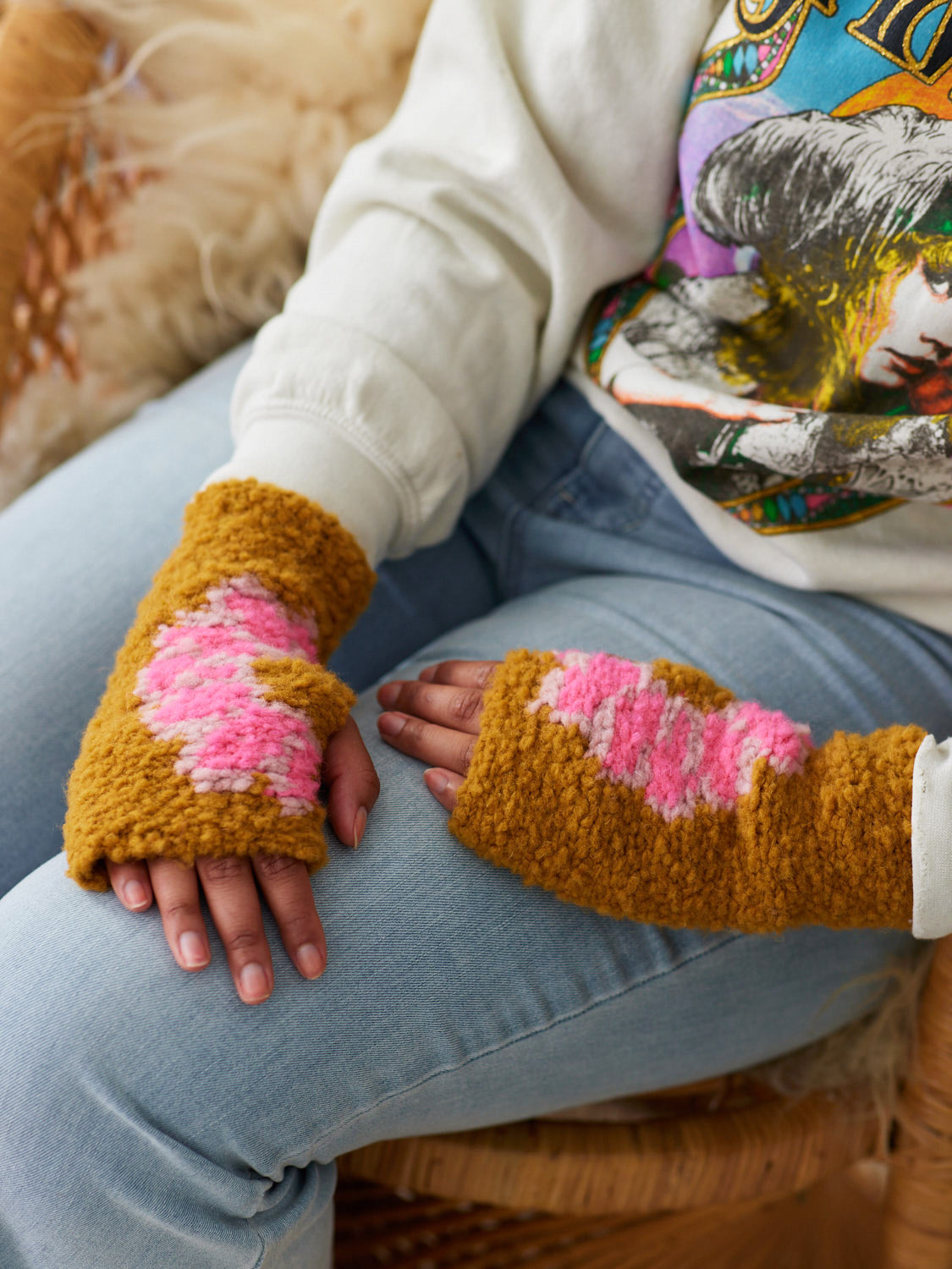 Daisy Wristlets Pattern – Knit Collage