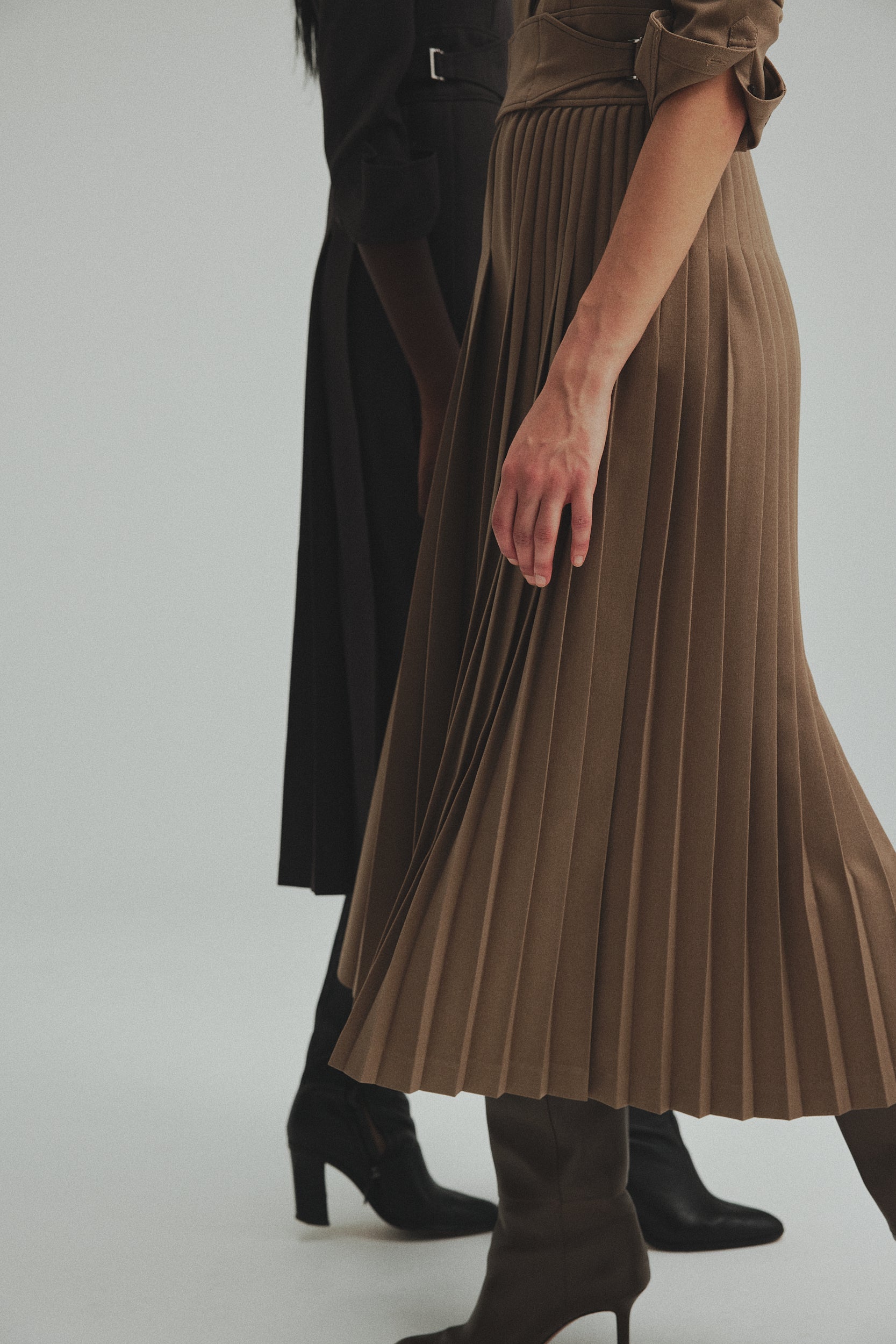 再入荷】Asymmetry pleats Dress – L'AUBE BLANC