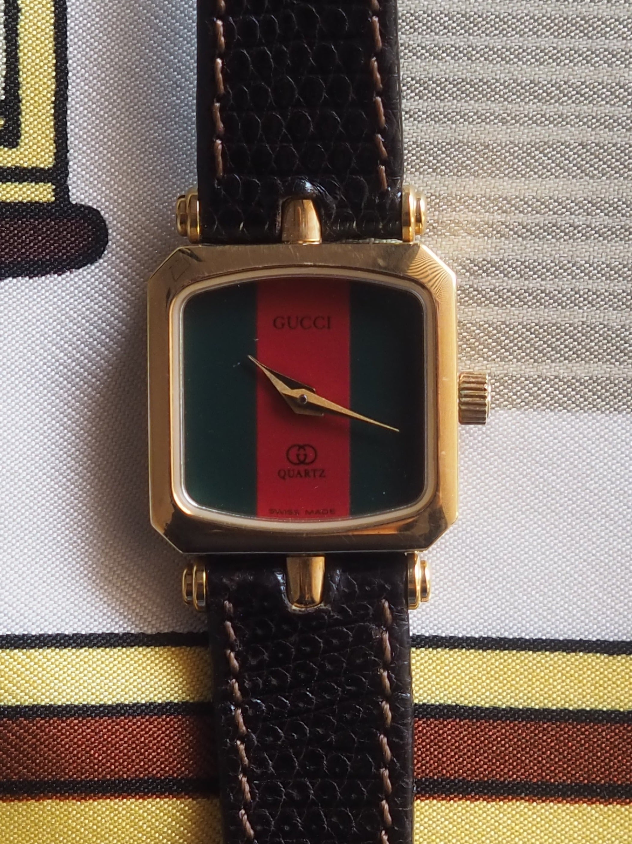 GUCCI グッチ シェリーライン ウォッチ 腕時計 ゴールド レザー