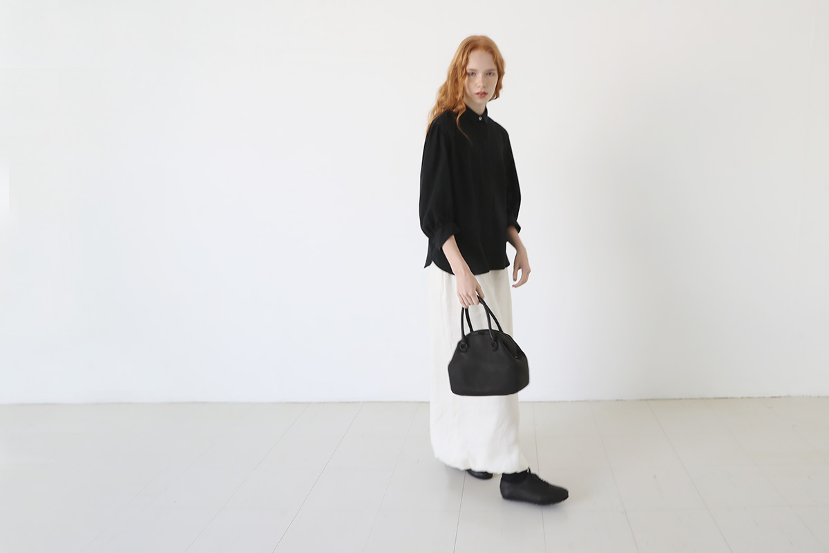 Mochi モチ mini gama bag [black]