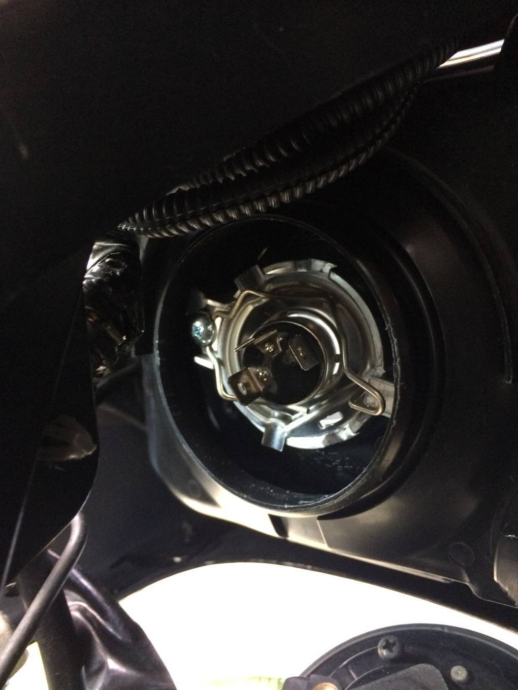 CB400SB ヘッドライトの交換方法！ 車検の前にLED→ハロゲンH4へ戻す