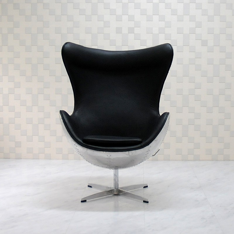 ARNE JACOBSEN（アルネ ヤコブセン） エッグチェア アルミ外装 レザー