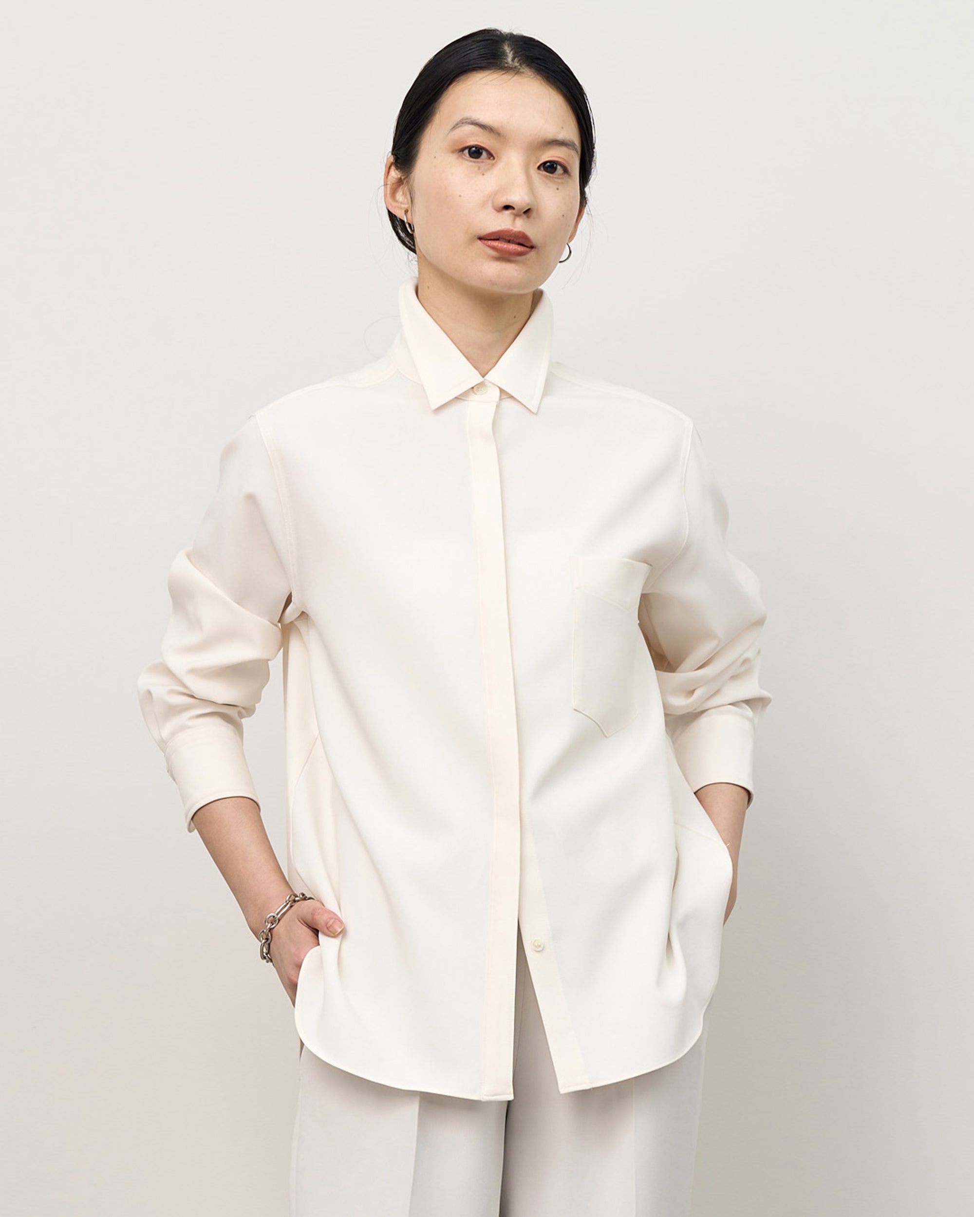 ソフトオックスシャツ - SOÉJU online store｜上質な大人の女性のため