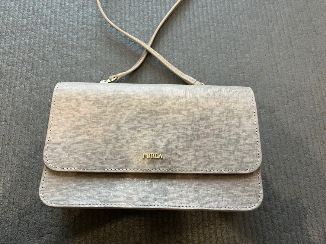 2026年最新】フルラ furla リーヴァの人気アイテム - メルカリ
