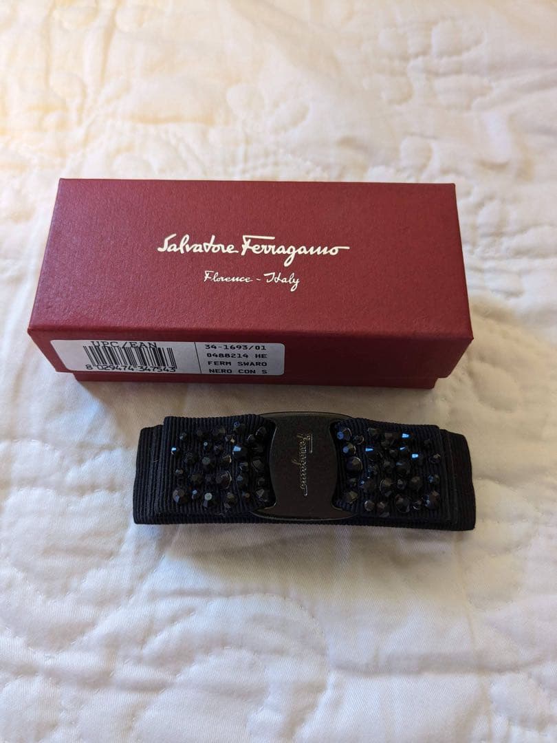Ferragamo フェラガモ　スワロフスキーバレッタ Amazon.co.jp: [サルヴァトーレフェラガモ] バレッタ BLACK SWAROVSKI
